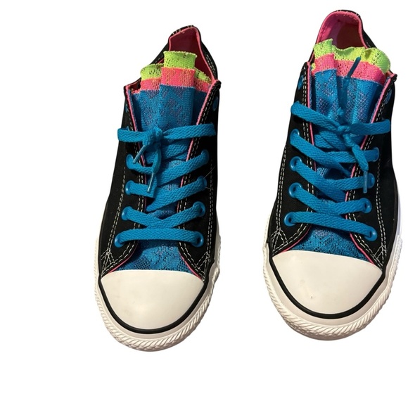 Converse Women’s black with blue, Pink, Green Lace tongue Low Tops Sz 9 - Picture 2 of 9